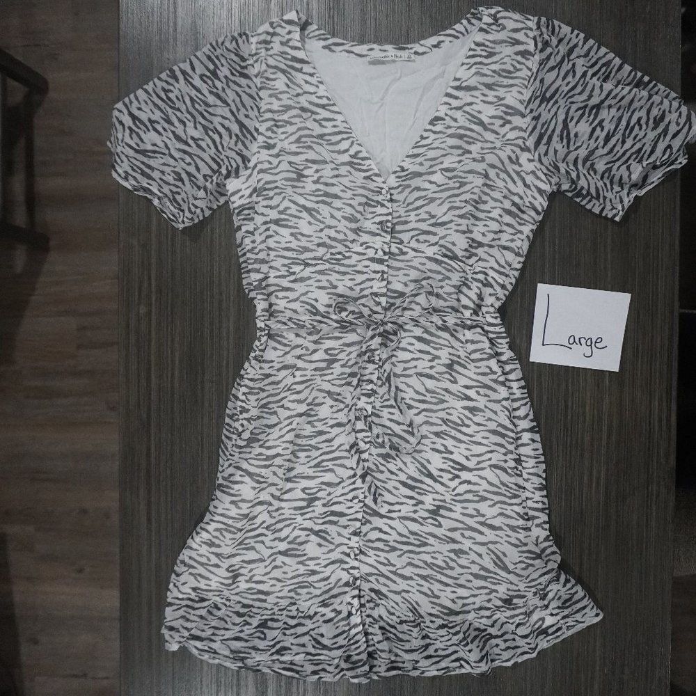 Abercrombie Midi-Dress with Working Buttons - Animal Print